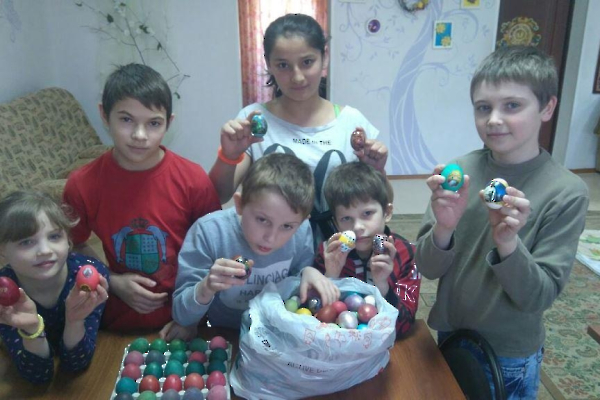2017-04-15 Участие храма в пасхальной акции