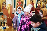 2018-10-13 Ученики школы №2 в храме Петра и Февронии